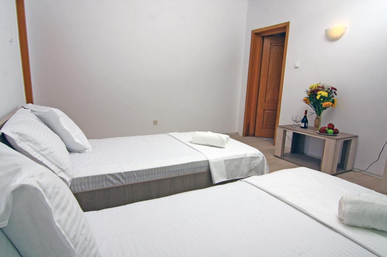 Nirvana Accommodation Bucareste Exterior foto
