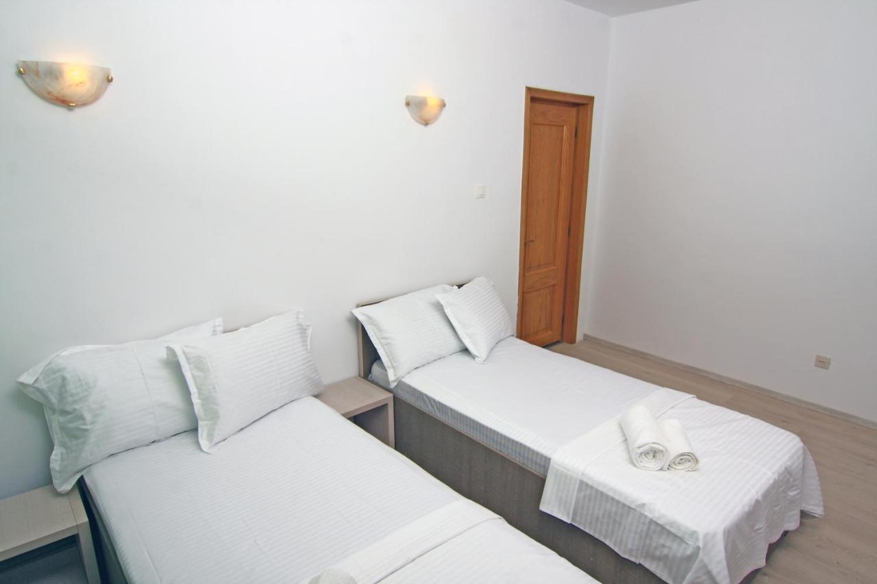 Nirvana Accommodation Bucareste Exterior foto
